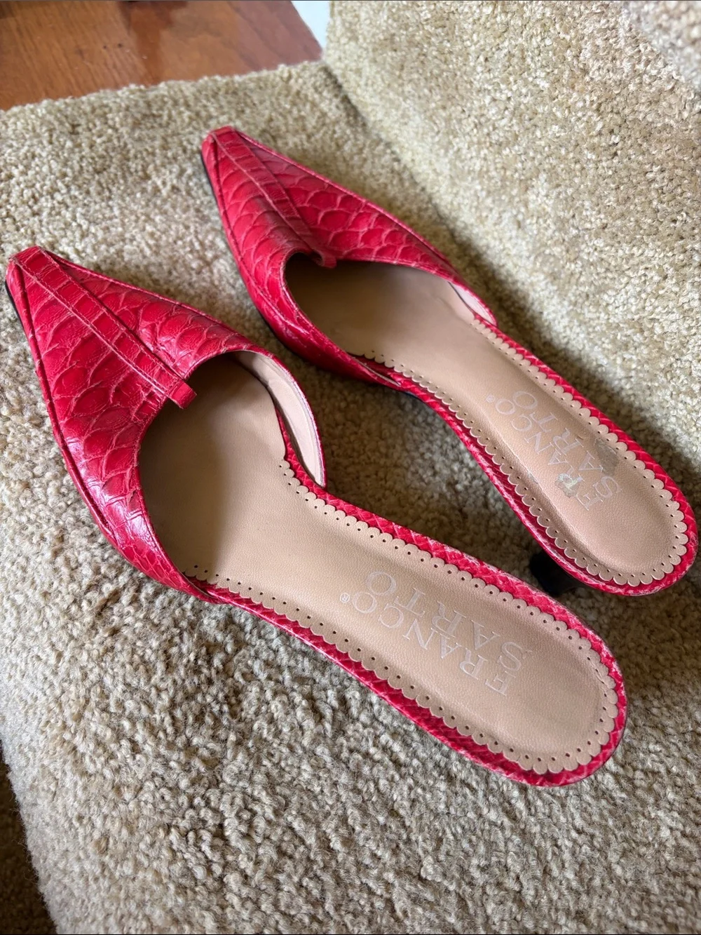 Franco Sarto Red Textured Pointed-Toe Mule Slides - Picture 3 of 3